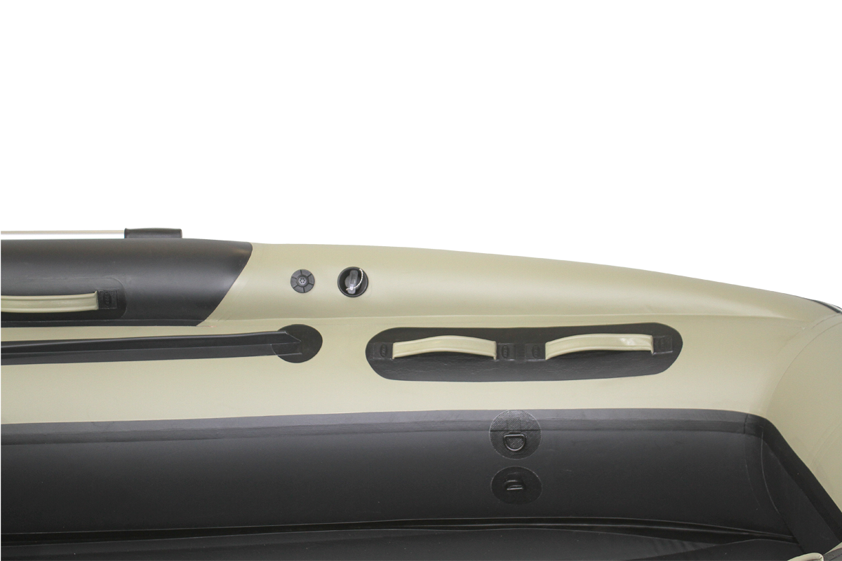 Reef Triton 370 S-Max с интегрированным фальшбортом